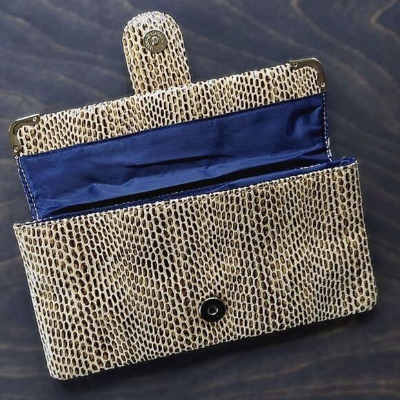 Vtg 90s Elizabeth Grant faux snakeskin clutch wallet - Picture 3 of 9